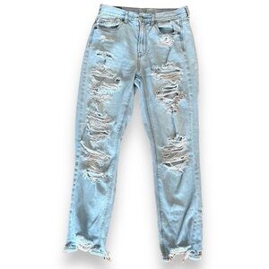 AE American Eagle Ripped Mom jeans sz 4 light blue distressed destroyed jeans
